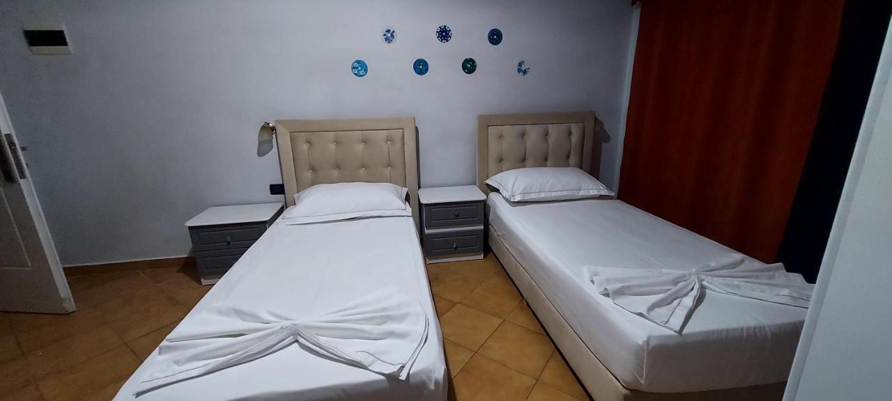 Kanina Hotel&Hostel Sarandë エクステリア 写真