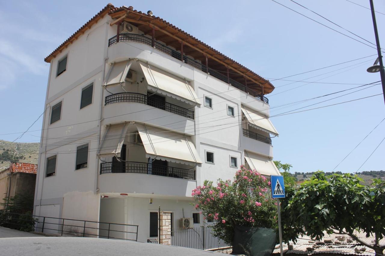 Kanina Hotel&Hostel Sarandë エクステリア 写真