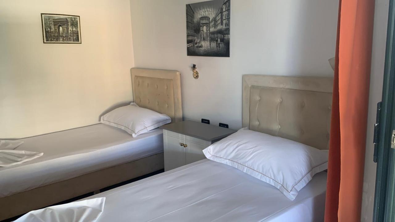 Kanina Hotel&Hostel Sarandë エクステリア 写真