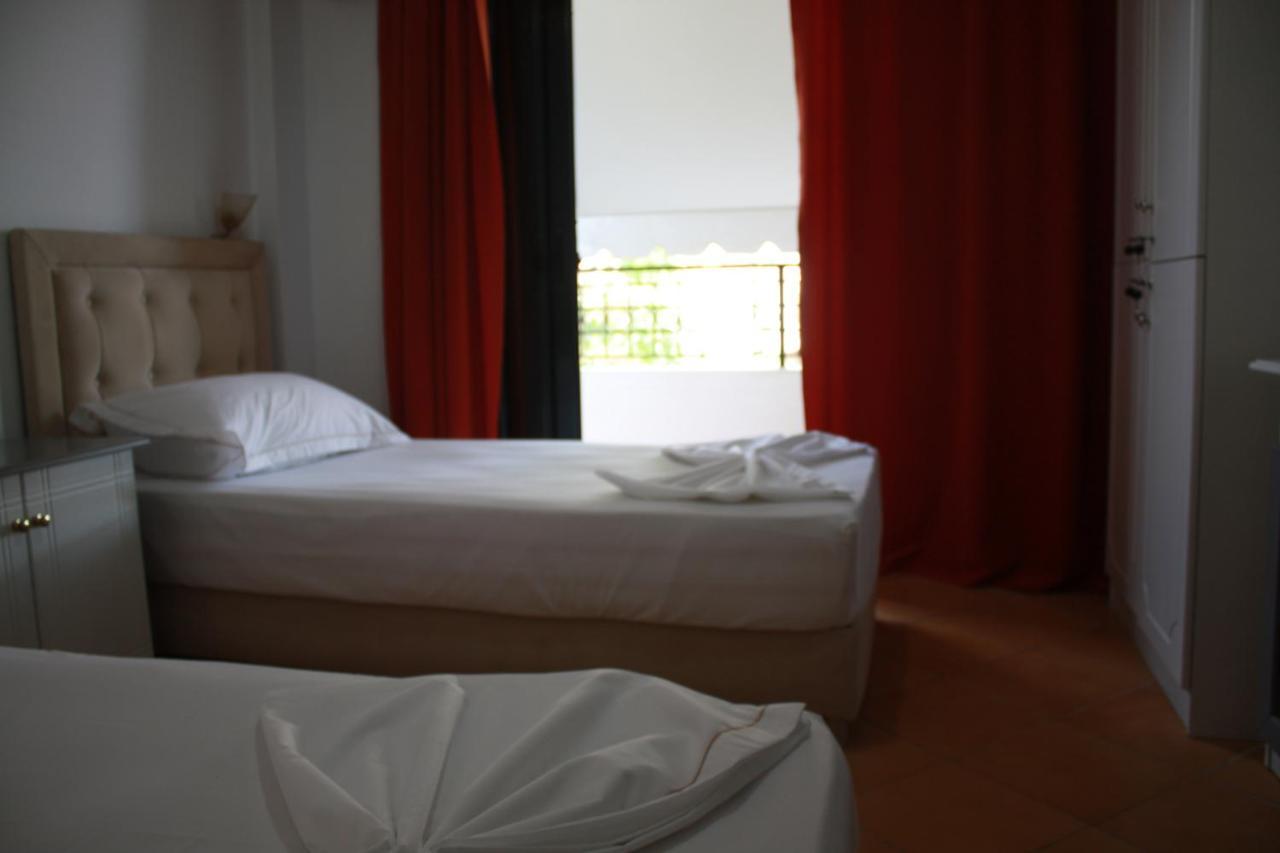 Kanina Hotel&Hostel Sarandë エクステリア 写真