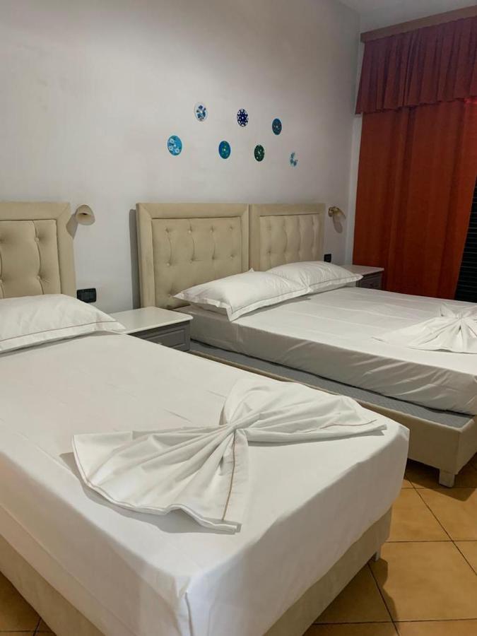 Kanina Hotel&Hostel Sarandë エクステリア 写真