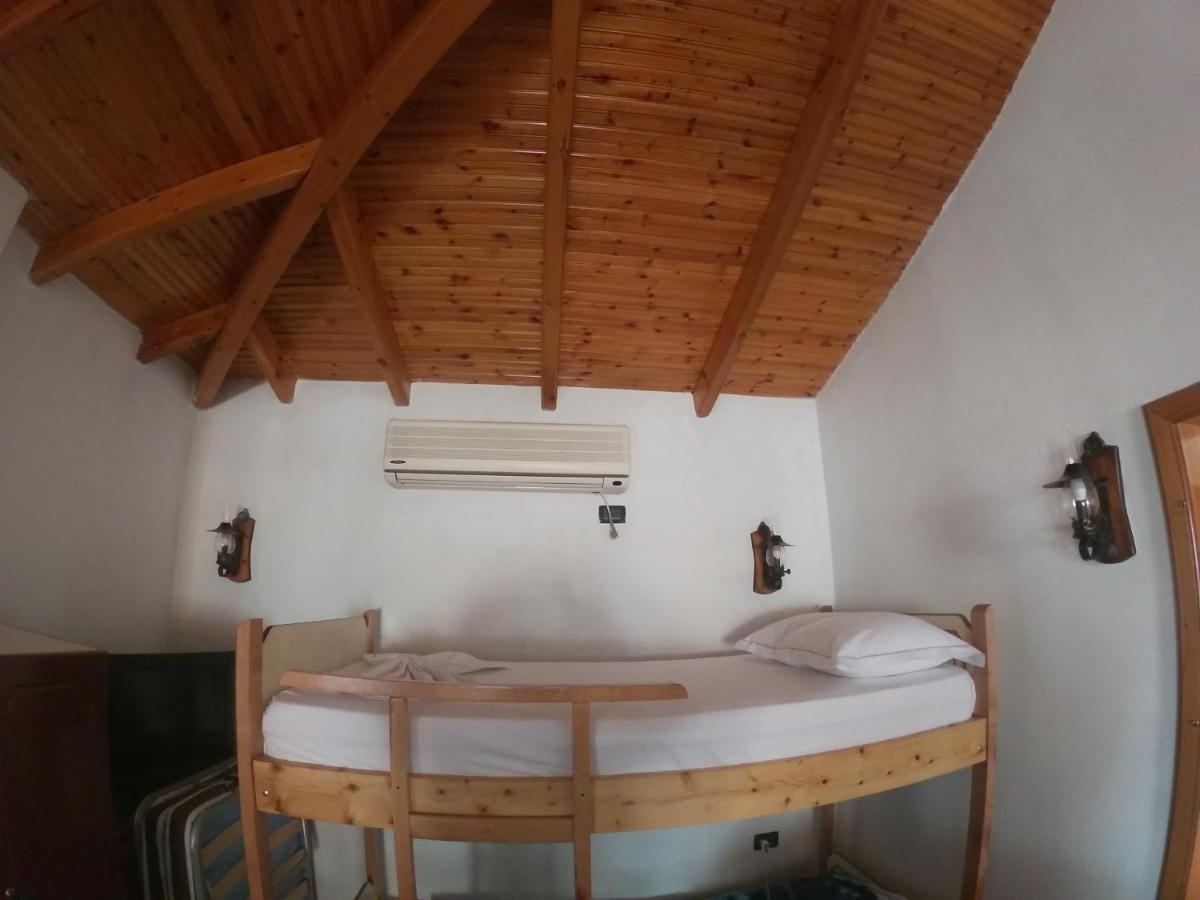 Kanina Hotel&Hostel Sarandë エクステリア 写真