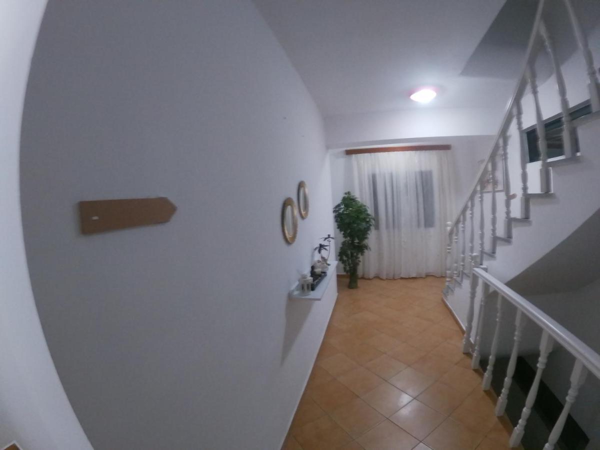 Kanina Hotel&Hostel Sarandë エクステリア 写真