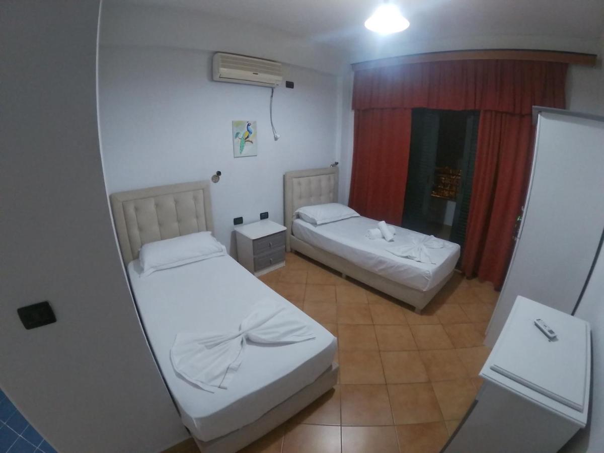 Kanina Hotel&Hostel Sarandë エクステリア 写真