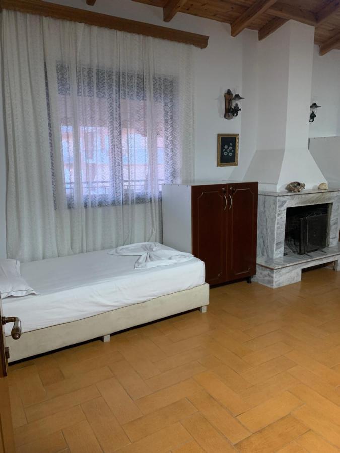 Kanina Hotel&Hostel Sarandë エクステリア 写真