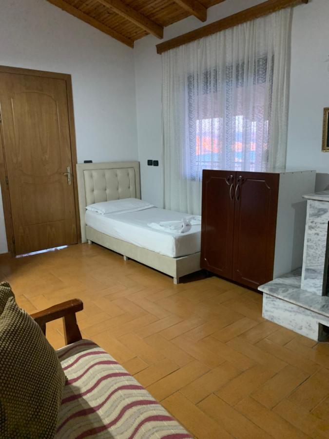 Kanina Hotel&Hostel Sarandë エクステリア 写真
